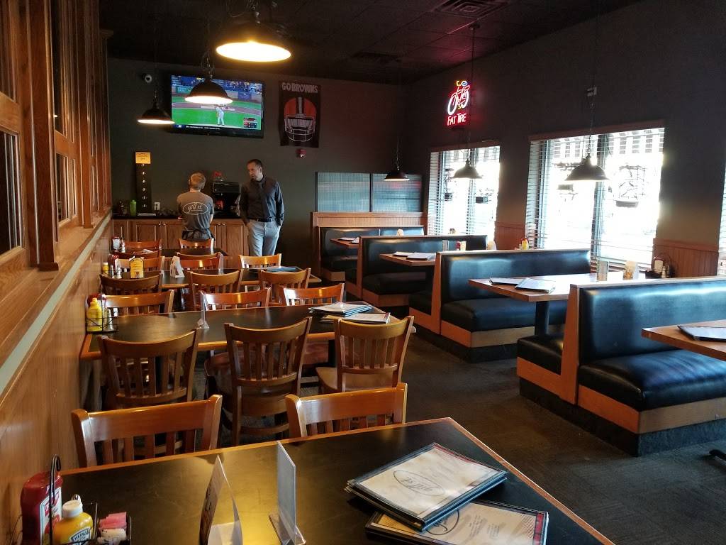 Gill Street Sports Bar & Restaurant | restaurant | 3002 Gill St # B, Bloomington, IL 61704, USA | 3096616387 OR +1 309-661-6387
