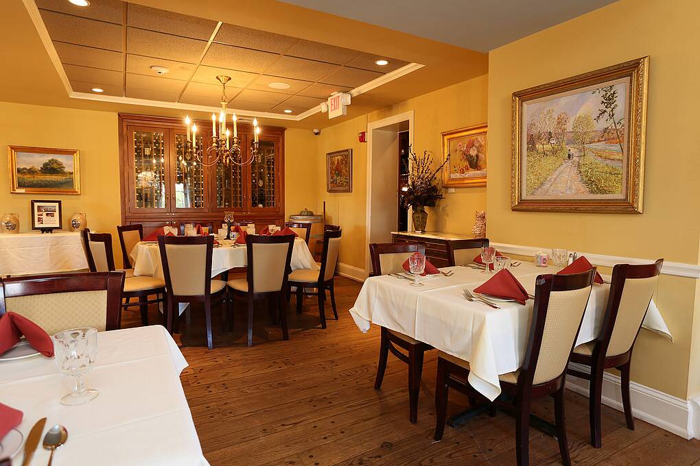 Plumsteadville Inn | restaurant | 5902 Easton Rd, Pipersville, PA 18947, USA | 2157667500 OR +1 215-766-7500