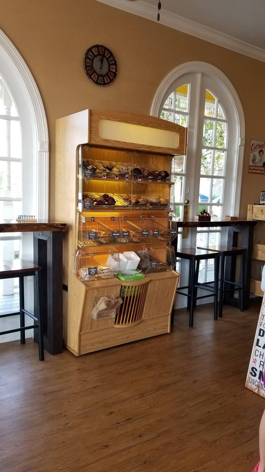 The Widows Walk Ice Creamery and Bicycle Rentals | restaurant | 415 E Riverside Dr, Clarksville, IN 47129, USA | 8127258415 OR +1 812-725-8415