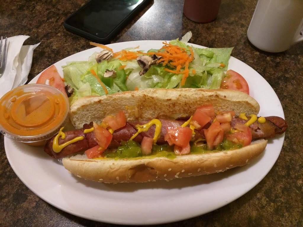 Friends Diner | restaurant | 400 Laclie St, Orillia, ON L3V 4P5, Canada | 7053268594 OR +1 705-326-8594