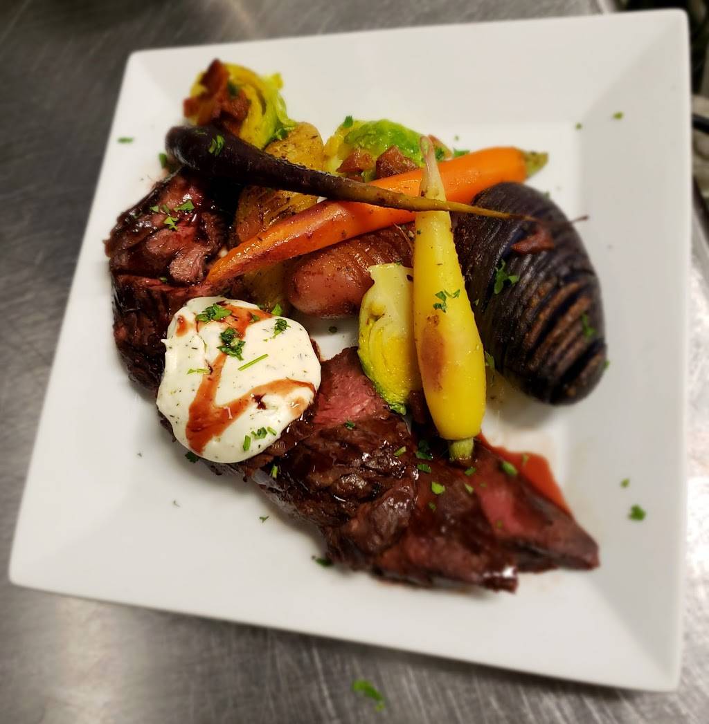 Newhall Press Room | restaurant | 24257 Main St, Newhall, CA 91321, USA | 6617533454 OR +1 661-753-3454