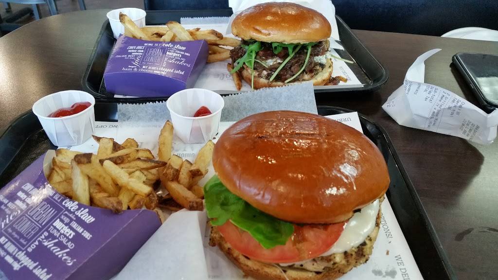 America Hotdogs | restaurant | 1221 S Wabash Ave, Chicago, IL 60605, USA | 3128466127 OR +1 312-846-6127