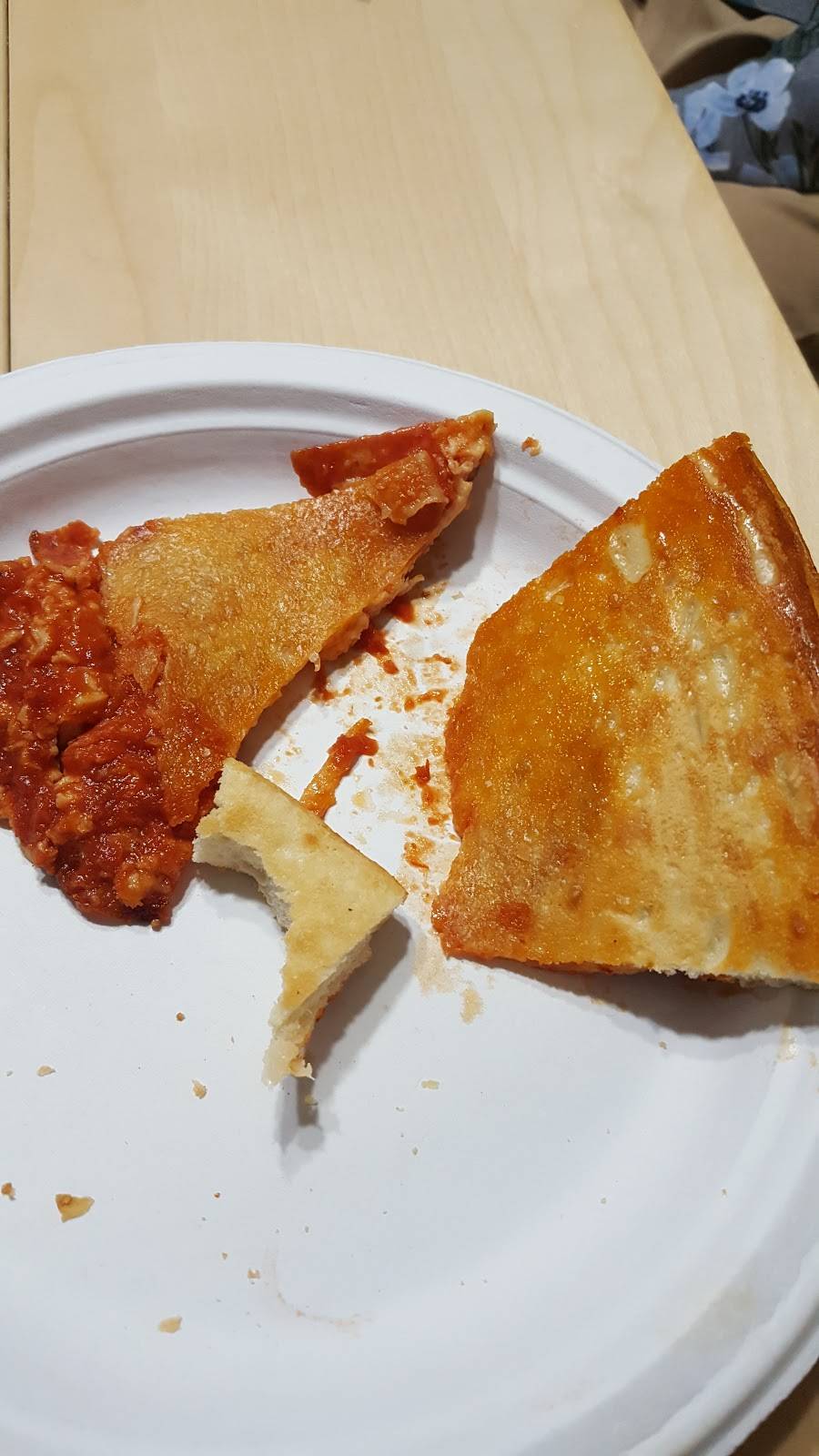 Pizza Hut | meal delivery | 17517 E US Hwy 24, Independence, MO 64056, USA | 8162577629 OR +1 816-257-7629