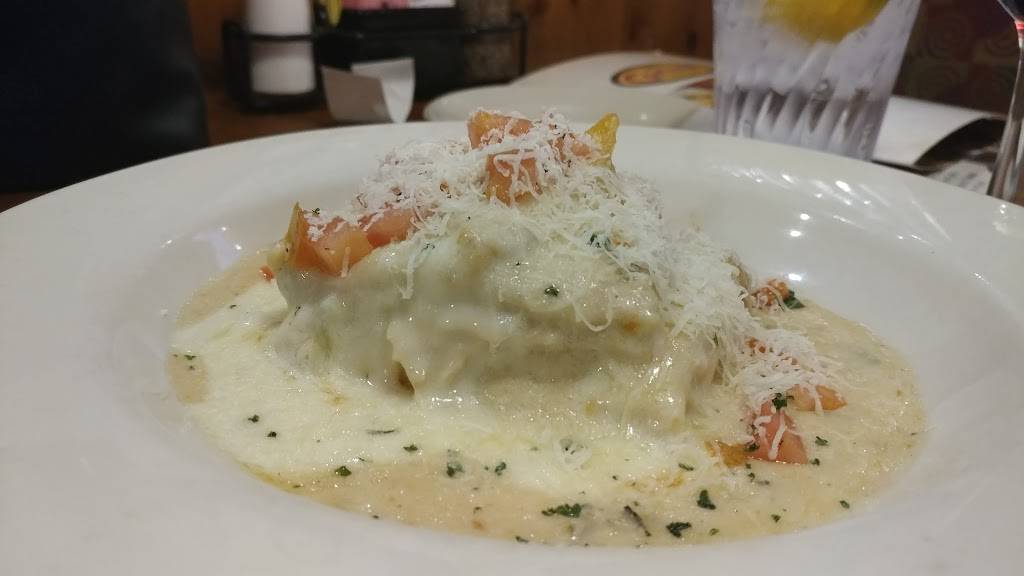 Johnny Carinos | restaurant | 1201 Airway Blvd, El Paso, TX 79925, USA | 9157787771 OR +1 915-778-7771