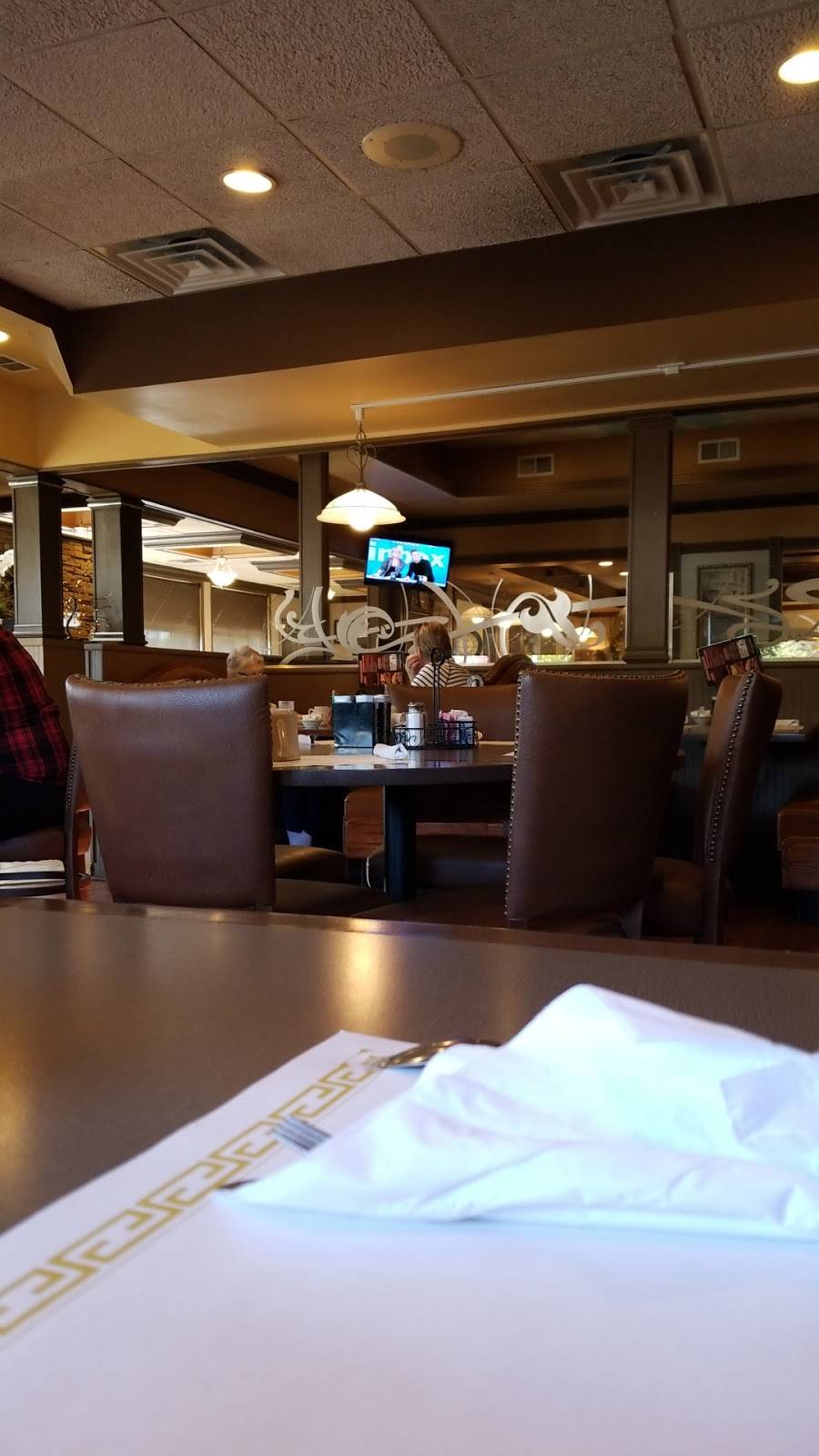 3 Brothers Restaurant | restaurant | 1220 S Eastwood Dr, Woodstock, IL 60098, USA | 8153385606 OR +1 815-338-5606