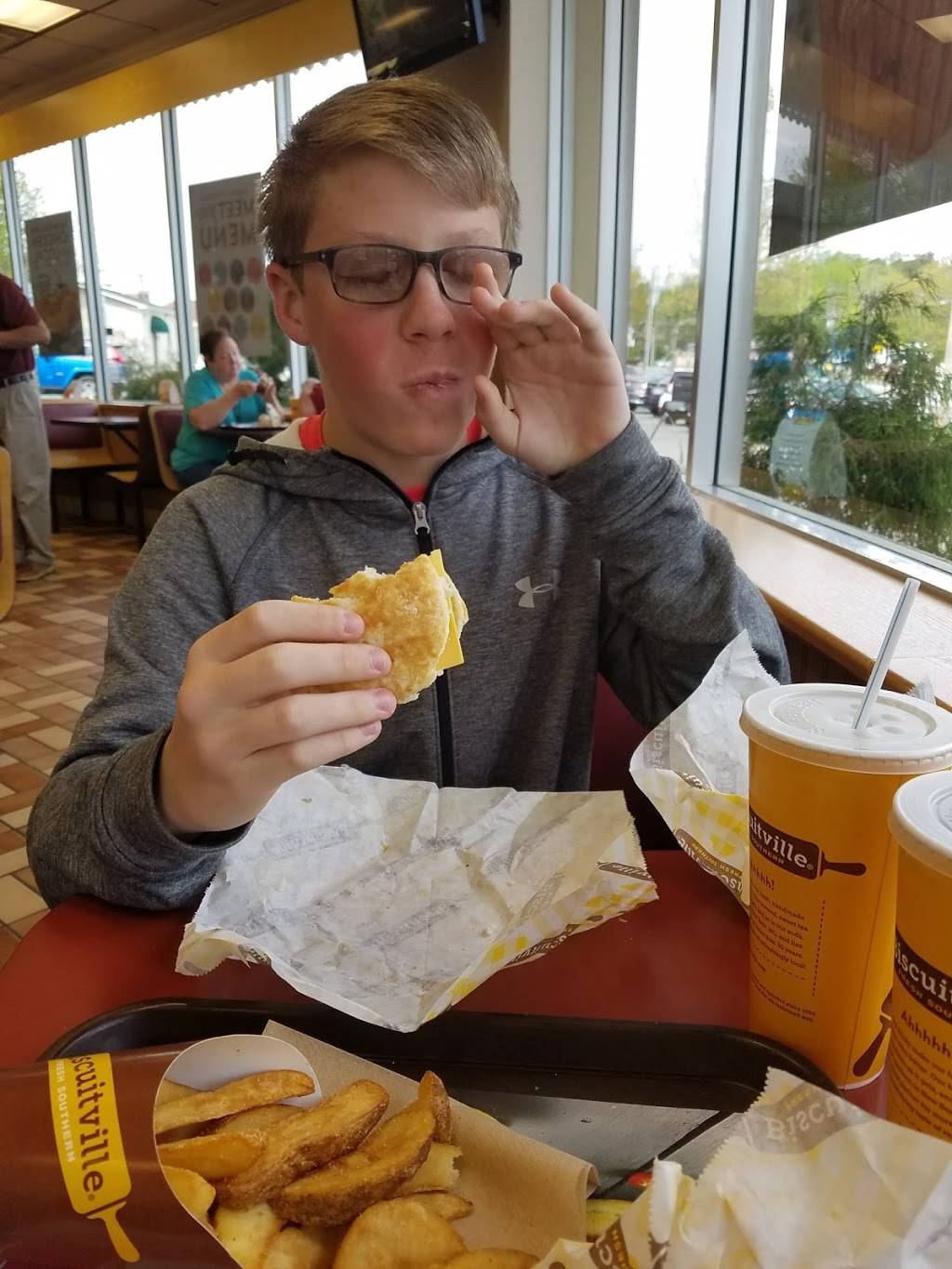 Biscuitville | cafe | 1700 S Church St, Burlington, NC 27215, USA | 3362295382 OR +1 336-229-5382