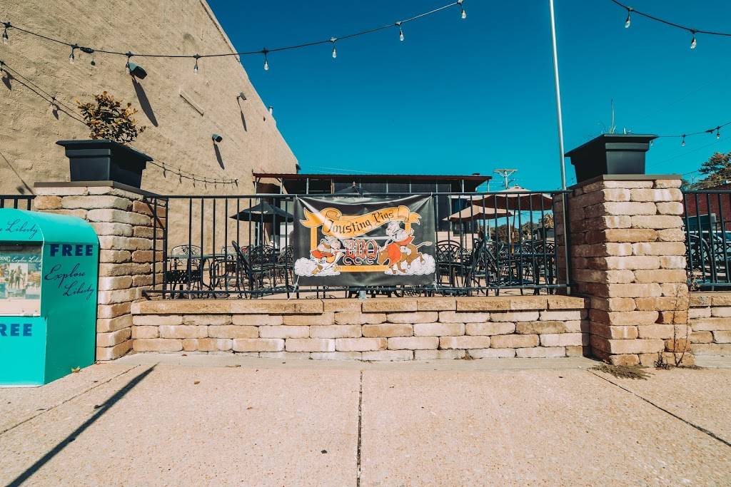 Jousting Pigs BBQ | restaurant | 110 E Kansas St, Liberty, MO 64068, USA | 8167027555 OR +1 816-702-7555