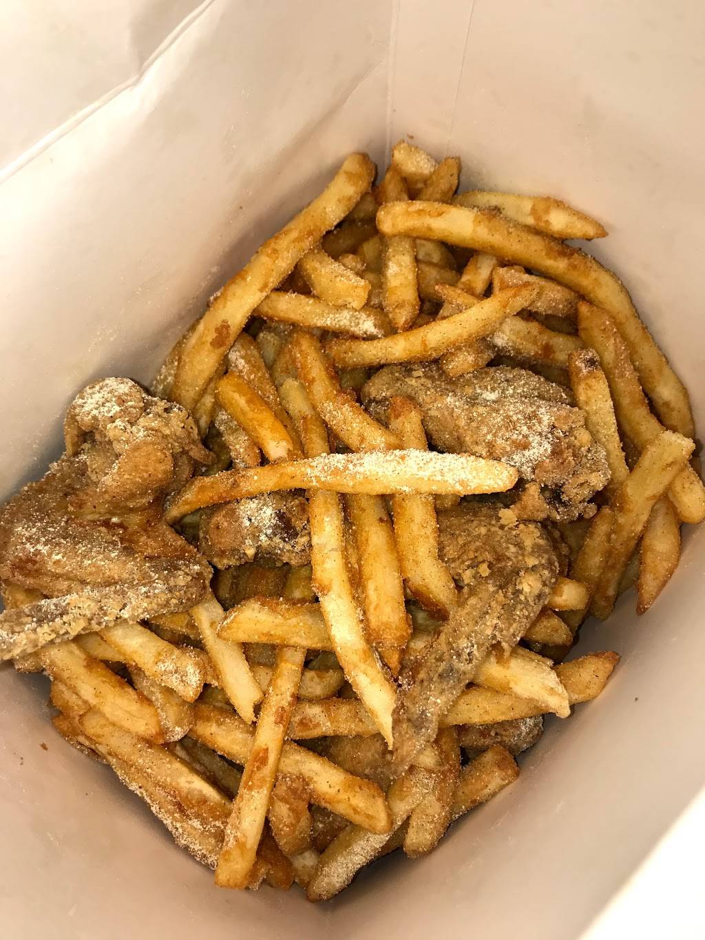 Hip Hop Fish & Chicken | restaurant | 2394 Crain Hwy, Waldorf, MD 20601, USA | 3016380016 OR +1 301-638-0016