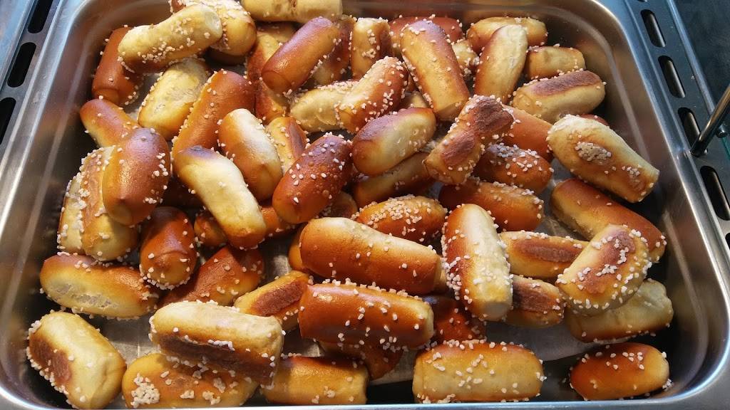 Philly Pretzel Factory | restaurant | 3300 E Broad St #160, Mansfield, TX 76063, USA | 9723489478 OR +1 972-348-9478