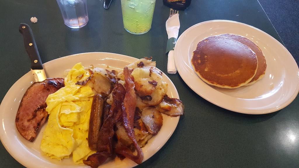 Julies Cafe & Catering | cafe | 2130 Velp Ave, Green Bay, WI 54303, USA | 9204944585 OR +1 920-494-4585