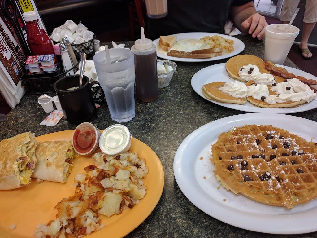 Hilltop Cafe | restaurant | 9322 Little Rd, New Port Richey, FL 34654, USA | 7278623333 OR +1 727-862-3333