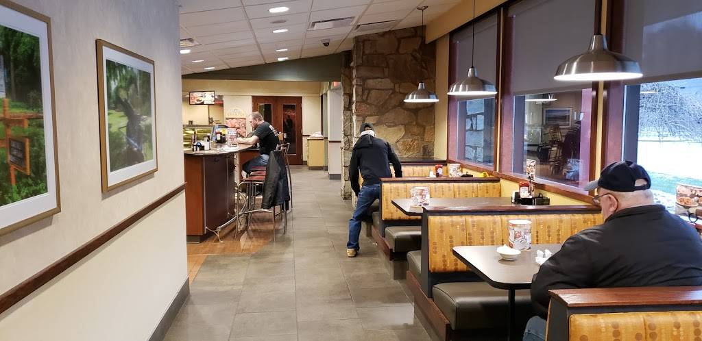 Eatn Park | restaurant | 380 Freeport St, New Kensington, PA 15068, USA | 7243353361 OR +1 724-335-3361