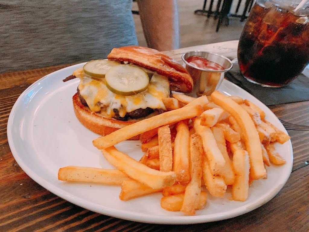 Heirloom - A Milltown Eatery | restaurant | 805 Spartan Blvd, Spartanburg, SC 29301, USA | 8649131212 OR +1 864-913-1212