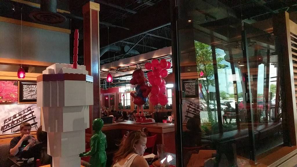 Red Robin Gourmet Burgers and Brews | restaurant | 4201 Coldwater Rd #27, Fort Wayne, IN 46805, USA | 2604849888 OR +1 260-484-9888