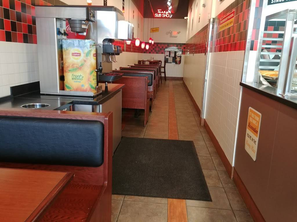 Jimmy Johns | meal delivery | 1070 Commons Dr, Geneva, IL 60134, USA | 6302086060 OR +1 630-208-6060