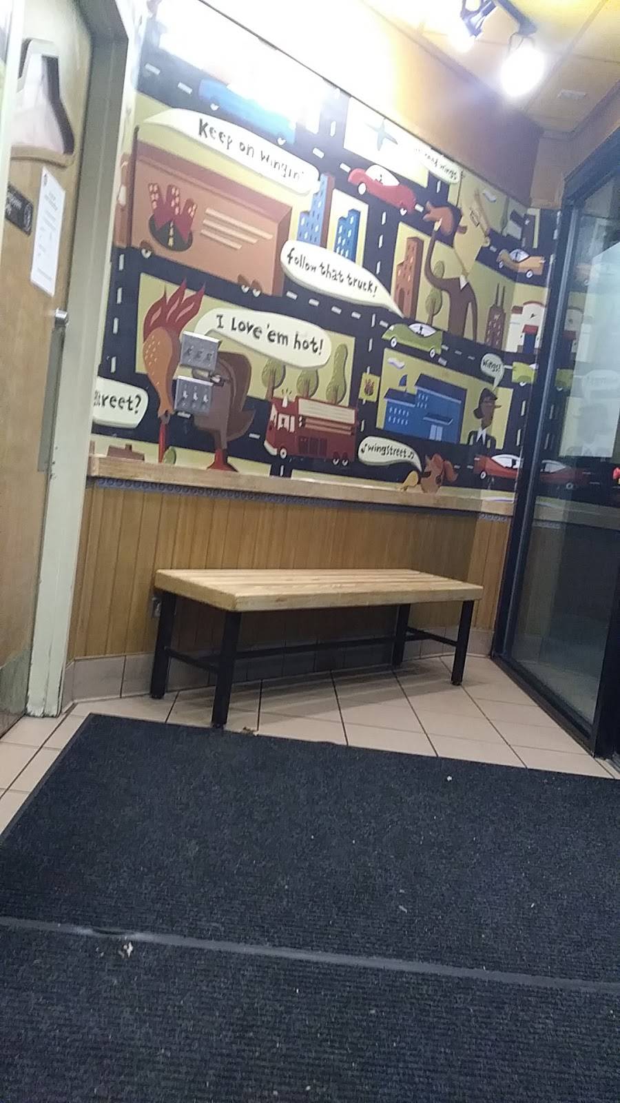 Pizza Hut | meal takeaway | 7960 S Broadway, Littleton, CO 80122, USA | 3037944100 OR +1 303-794-4100