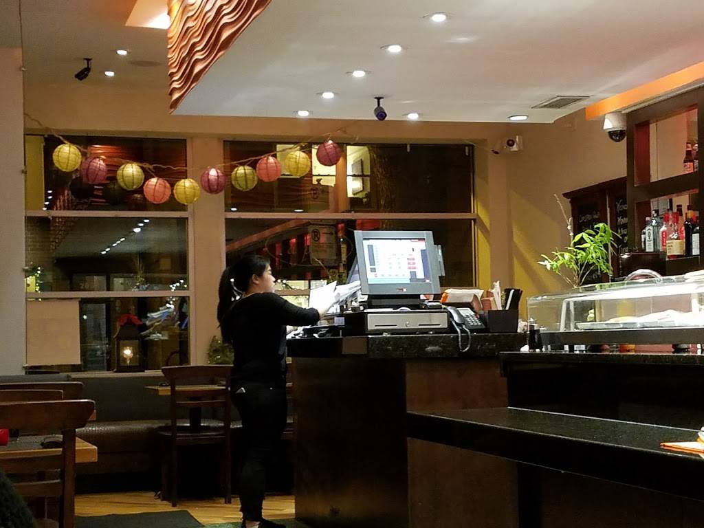 Hot Woks Cool Sushi | restaurant | 2032 W Roscoe St, Chicago, IL 60618, USA | 7738809800 OR +1 773-880-9800