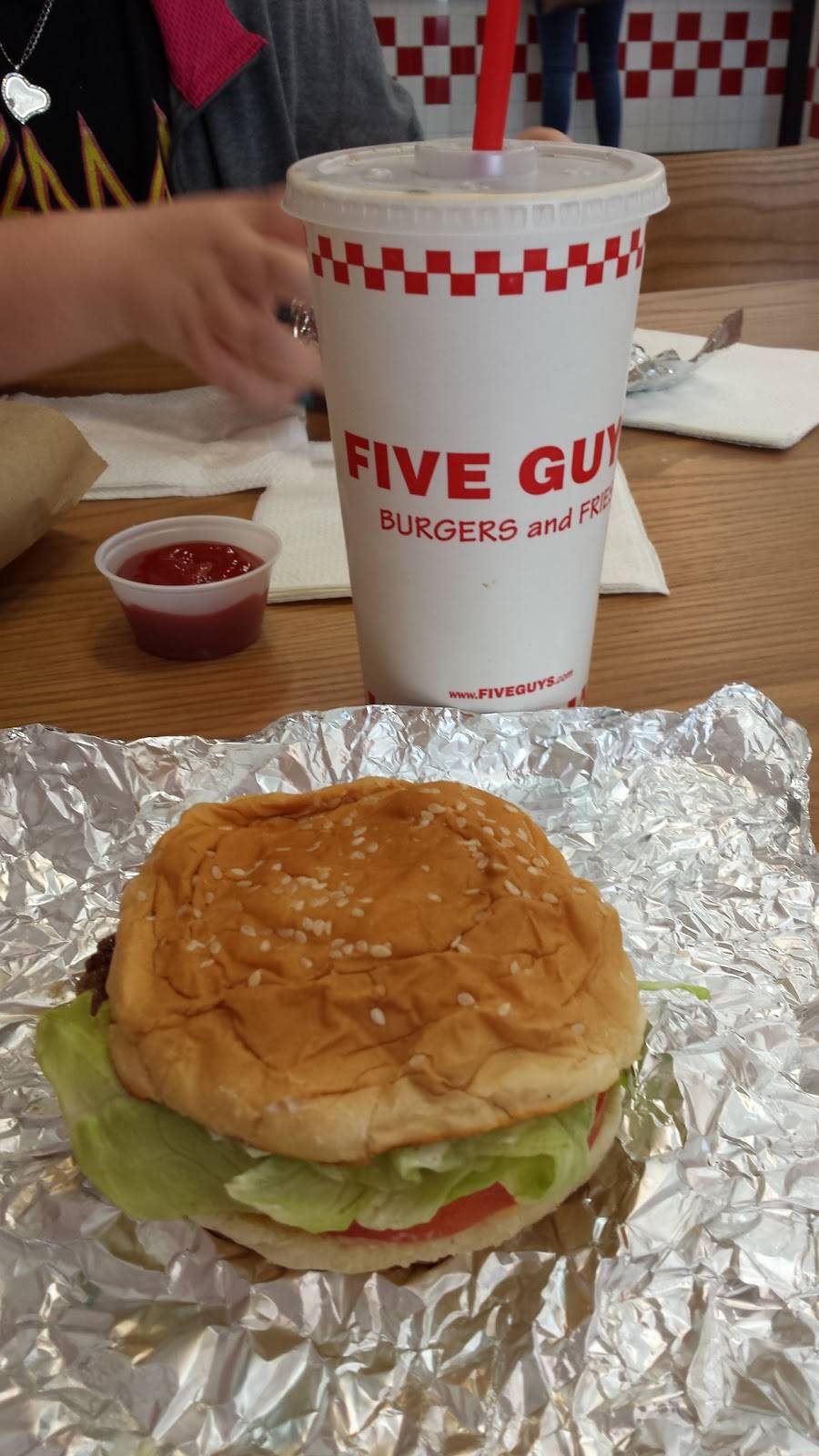 Five Guys | meal takeaway | 112 RHL Blvd, Charleston, WV 25309, USA | 3047442709 OR +1 304-744-2709