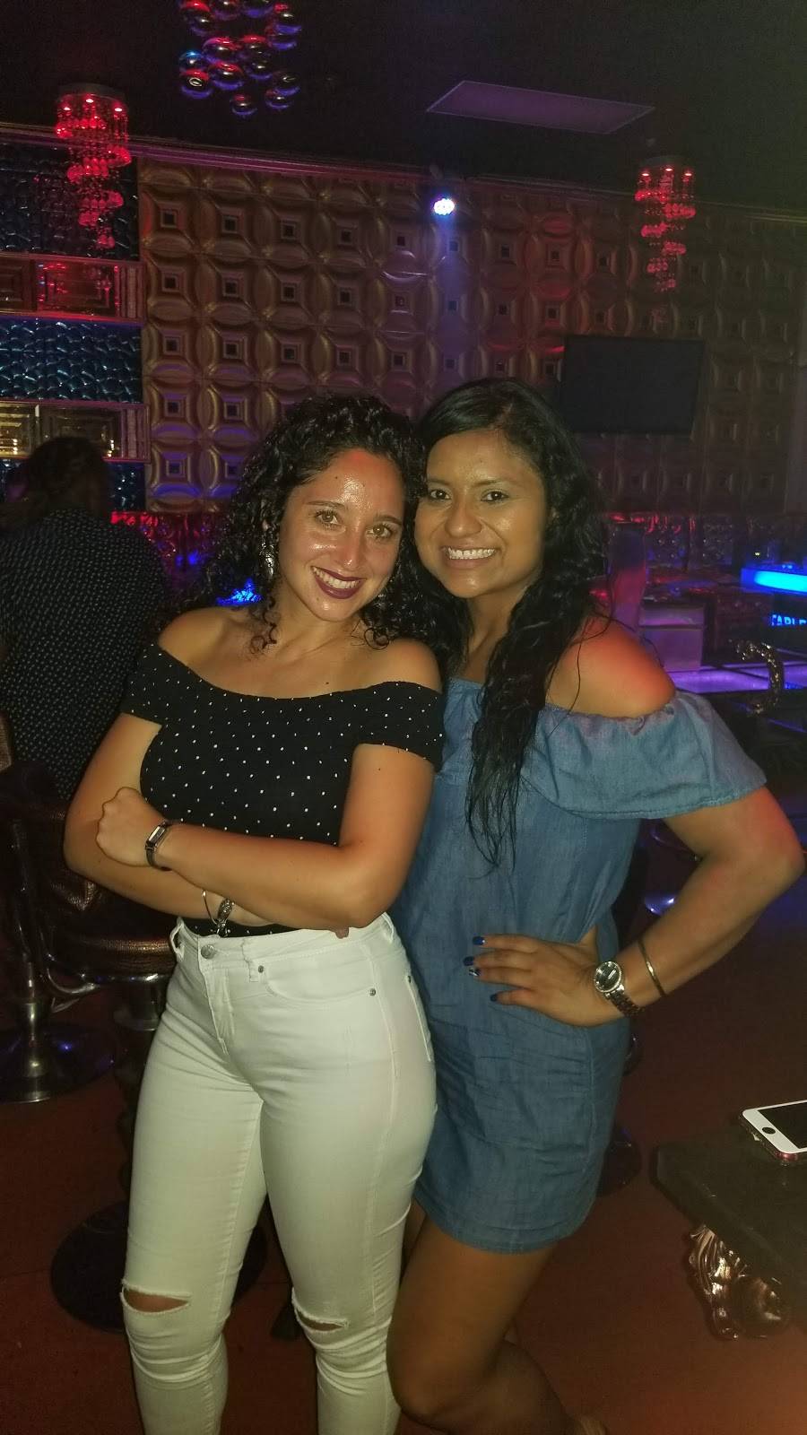 Hashtag Restaurant & Lounge | night club | 654 S Pickett St, Alexandria, VA 22304, USA | 5719705360 OR +1 571-970-5360