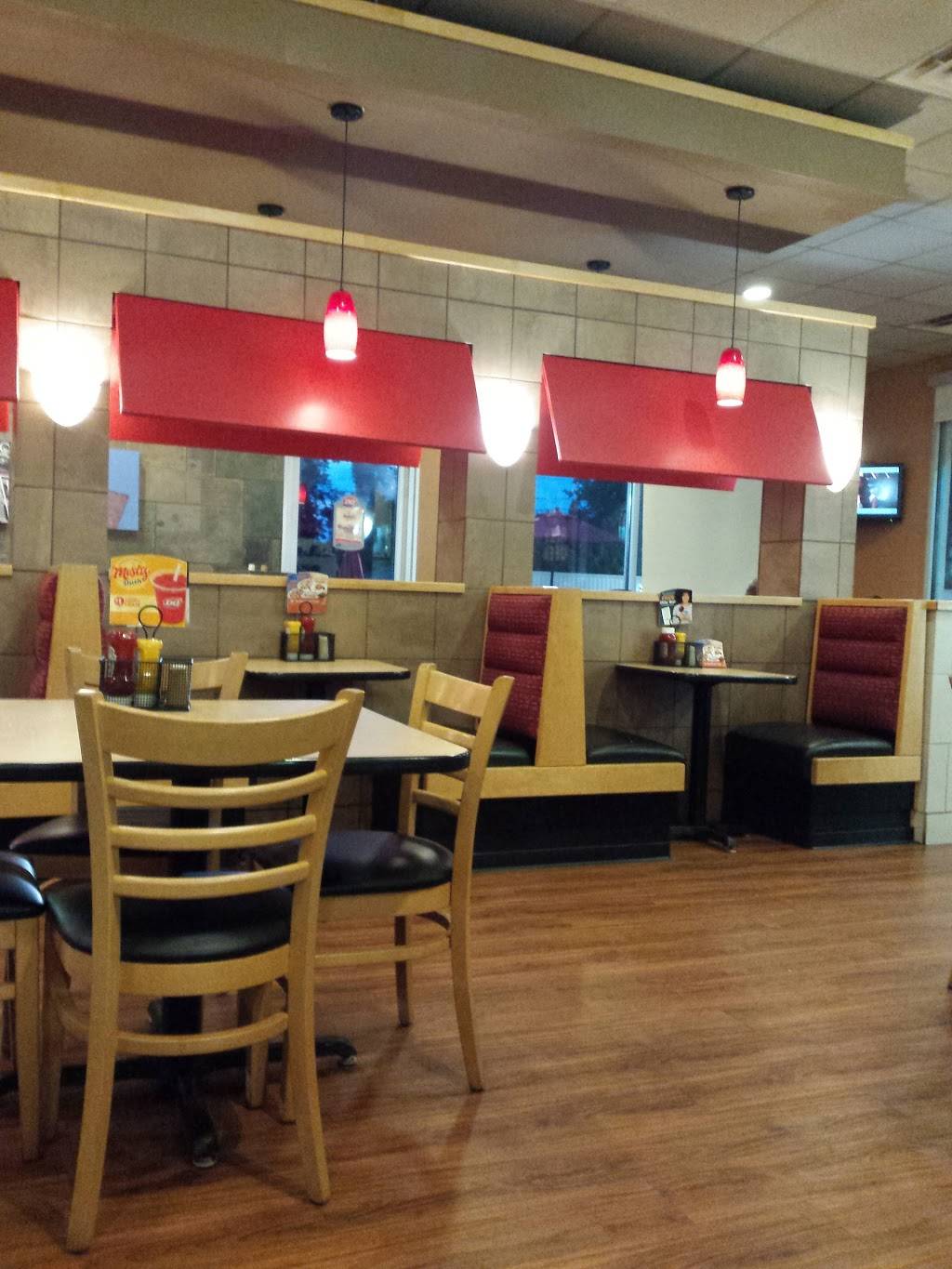 Dairy Queen Grill & Chill | restaurant | 3300 13th St, Ashland, KY 41102, USA | 6063245511 OR +1 606-324-5511