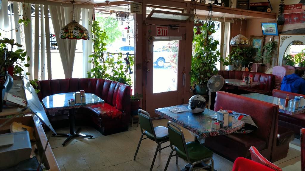 Tinas Diner | restaurant | 346 California St, Maricopa, CA 93252, USA | 6617699495 OR +1 661-769-9495