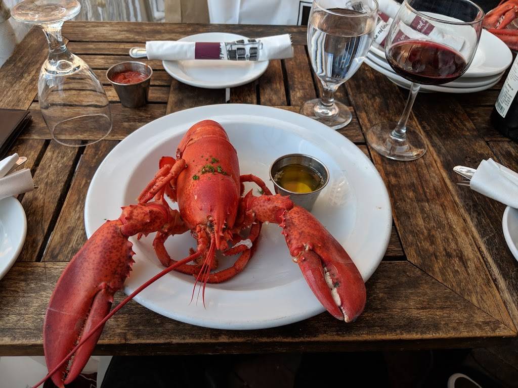 The Red House Restaurant | restaurant | 98 Winthrop St, Cambridge, MA 02138, USA | 6175760605 OR +1 617-576-0605