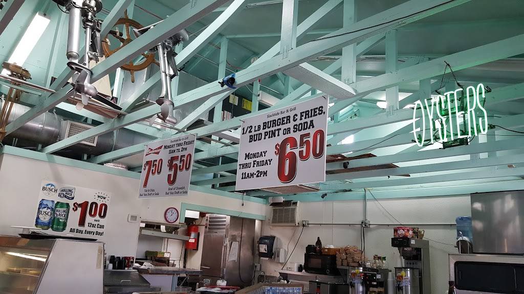 Smokin Ice House | restaurant | 5890 US-1, Grant, FL 32949, USA | 3219143988 OR +1 321-914-3988