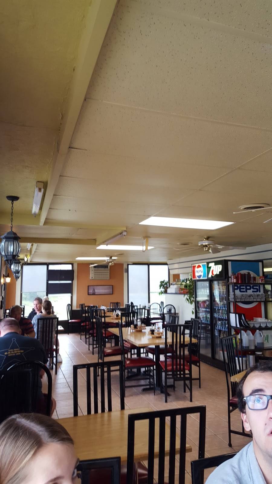 Dockers Fish & Chip & Breakfast | restaurant | 3 Lansdowne St, Peterborough, ON K9J 1X8, Canada | 7057437771 OR +1 705-743-7771