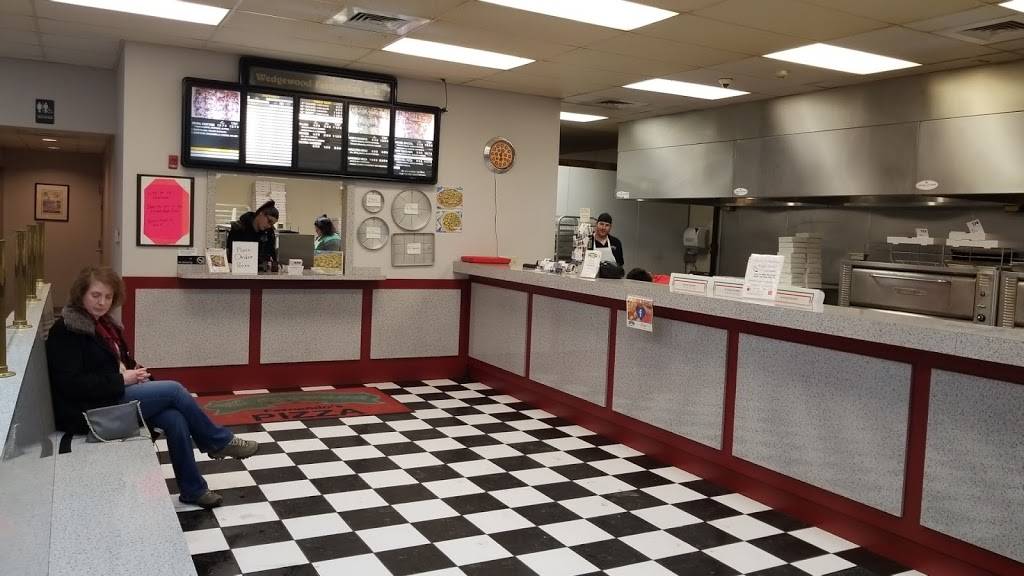 Wedgewood Fernandos Pizza | restaurant | 8250 High St NE, Warren, OH 44484, USA | 3306096699 OR +1 330-609-6699