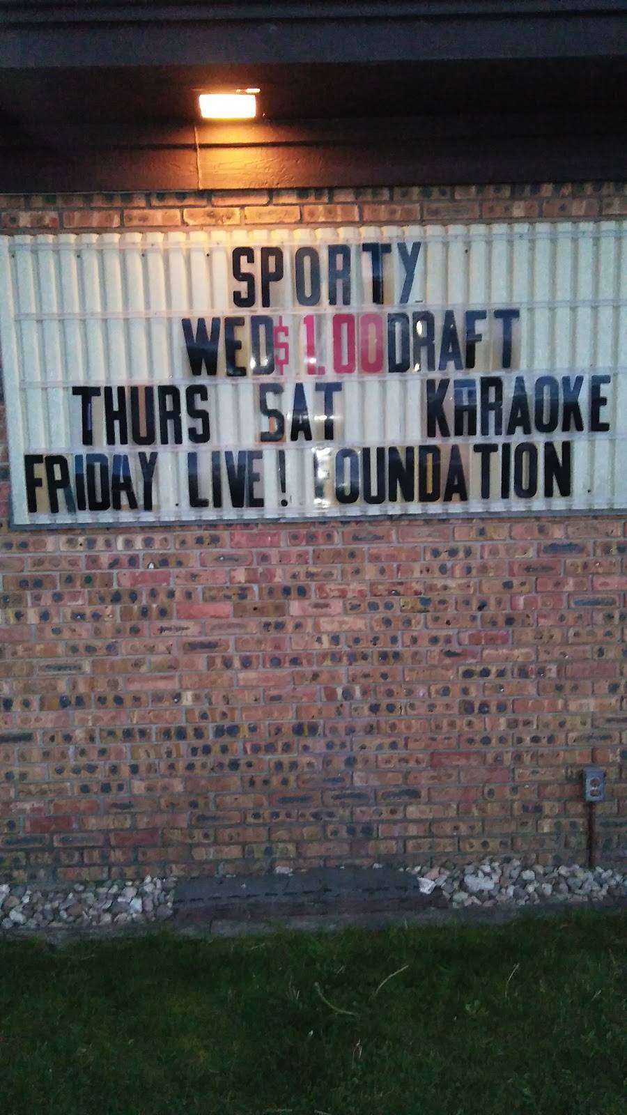 Sportys Bar | restaurant | 6 S Beechtree St, Grand Haven, MI 49417, USA | 6168465302 OR +1 616-846-5302