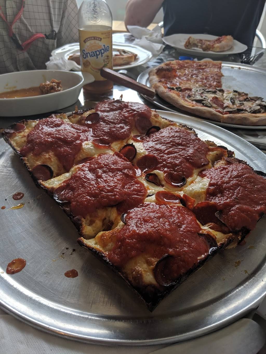 Volo Craft Pizza | restaurant | 152 Humphrey St, Swampscott, MA 01907, USA | 7815846055 OR +1 781-584-6055