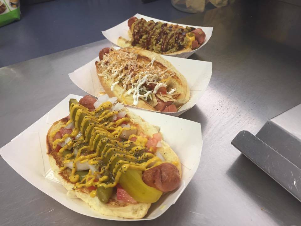Derones Dynamite Dogs | restaurant | 100 W 3rd St, Williamsport, PA 17701, USA | 5703609386 OR +1 570-360-9386