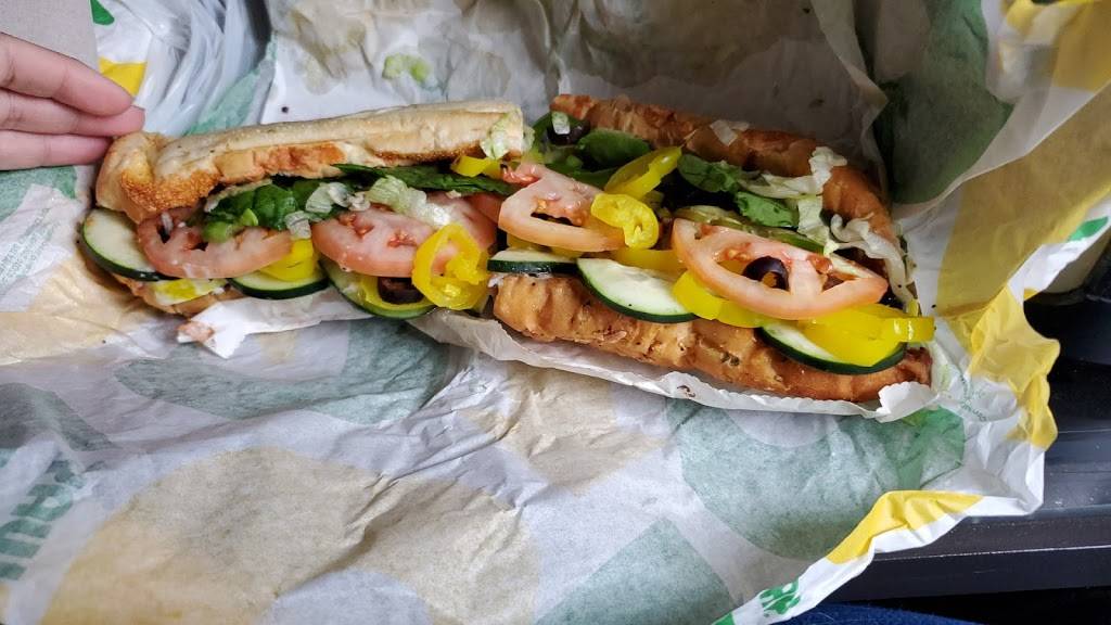 Subway | restaurant | 310 Joe Dr, Amboy, IL 61310, USA | 8152558363 OR +1 815-255-8363