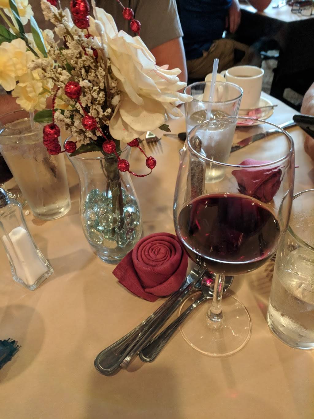 Holley Falls Bar & Grill | restaurant | 1 Public Square, Holley, NY 14470, USA | 5856382212 OR +1 585-638-2212