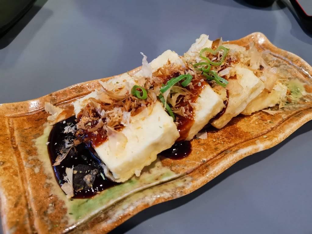 Sushi Momo | restaurant | 3226 Lake Shore Blvd W, Etobicoke, ON M8V 1M1, Canada | 4162558788 OR +1 416-255-8788