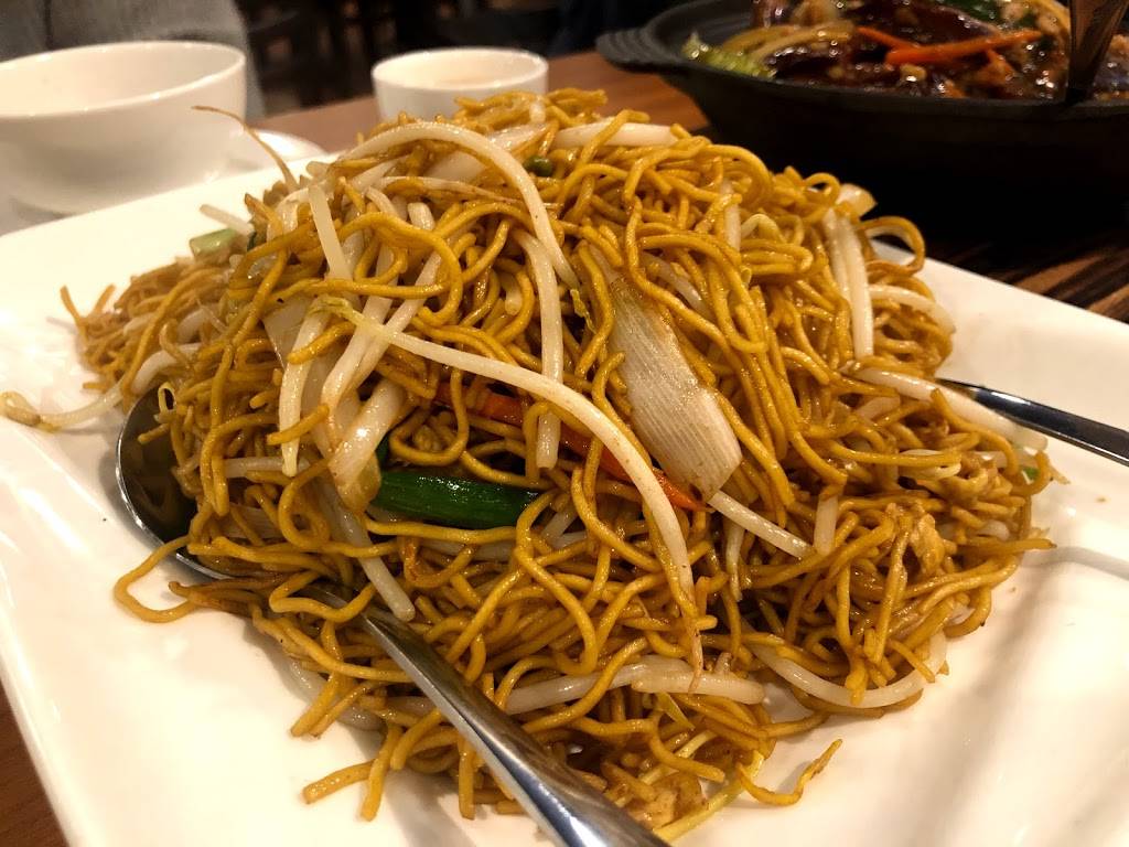 Golden Dragon Palace | restaurant | 7000 McLeod Rd, Niagara Falls, ON L2G 7K3, Canada | 9053568668 OR +1 905-356-8668