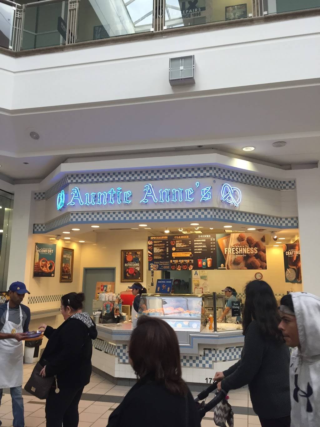 Auntie Annes | cafe | 172 Plaza Dr, West Covina, CA 91790, USA | 6268133670 OR +1 626-813-3670