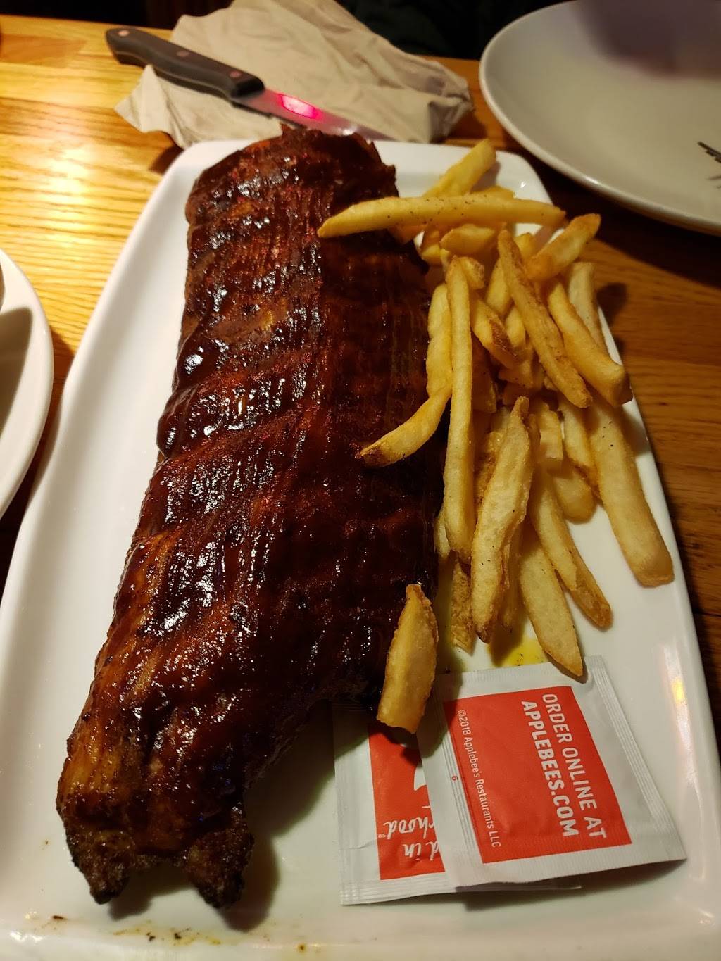 Applebees Grill + Bar | restaurant | 7007 N Cedar Ave, Fresno, CA 93720, USA | 5593227144 OR +1 559-322-7144