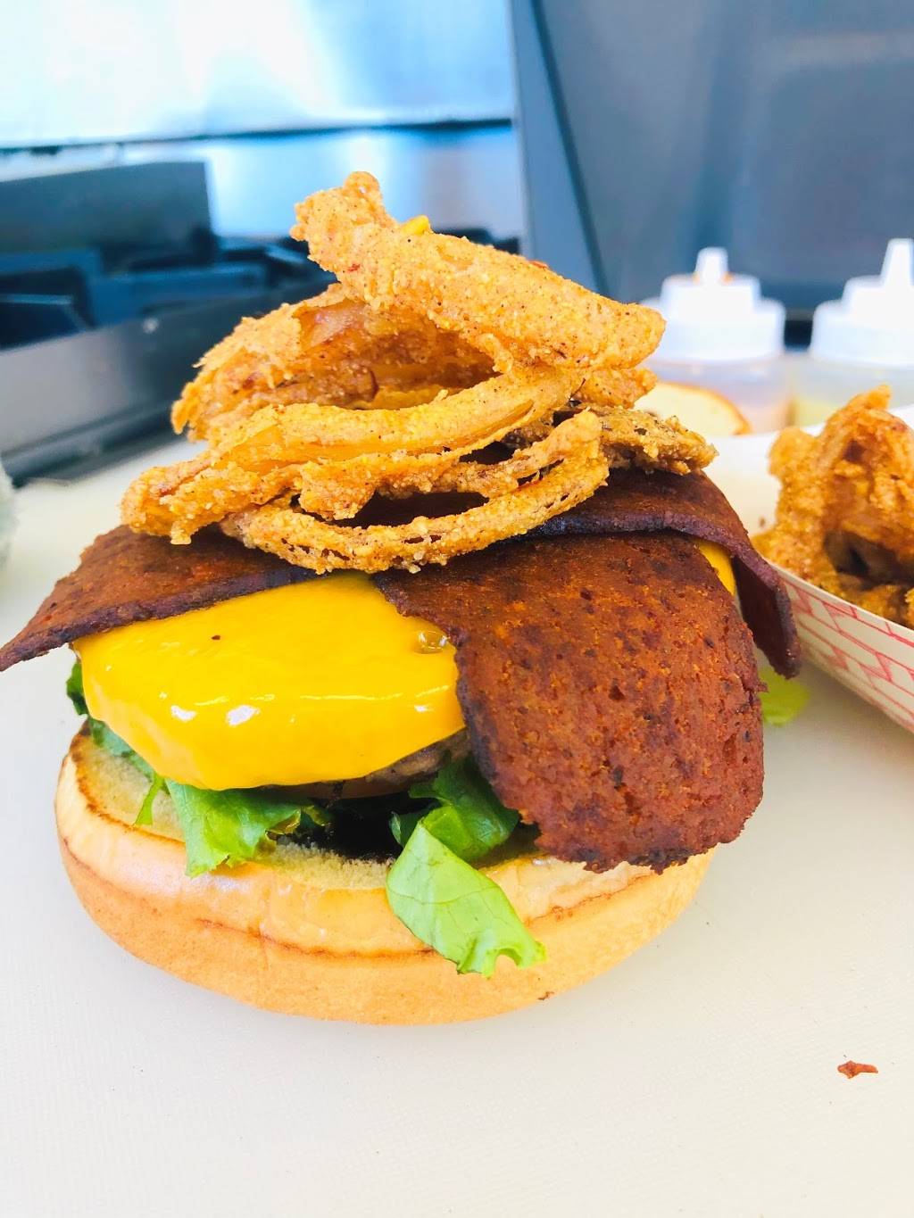 Blazin’ Burgers ‘N Fried Chicken | meal takeaway | 2320 W Victory Blvd, Burbank, CA 91506, USA | 8187365133 OR +1 818-736-5133