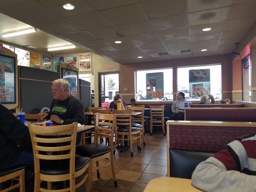 Dairy Queen Grill & Chill | restaurant | 320 Pacific Ave S, Monmouth, OR 97361, USA | 5038384500 OR +1 503-838-4500