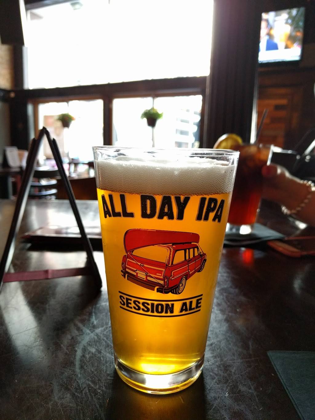 Tradition Gastro Pub and Bar | restaurant | 160 N Franklin St, Chicago, IL 60606, USA | 3122630260 OR +1 312-263-0260