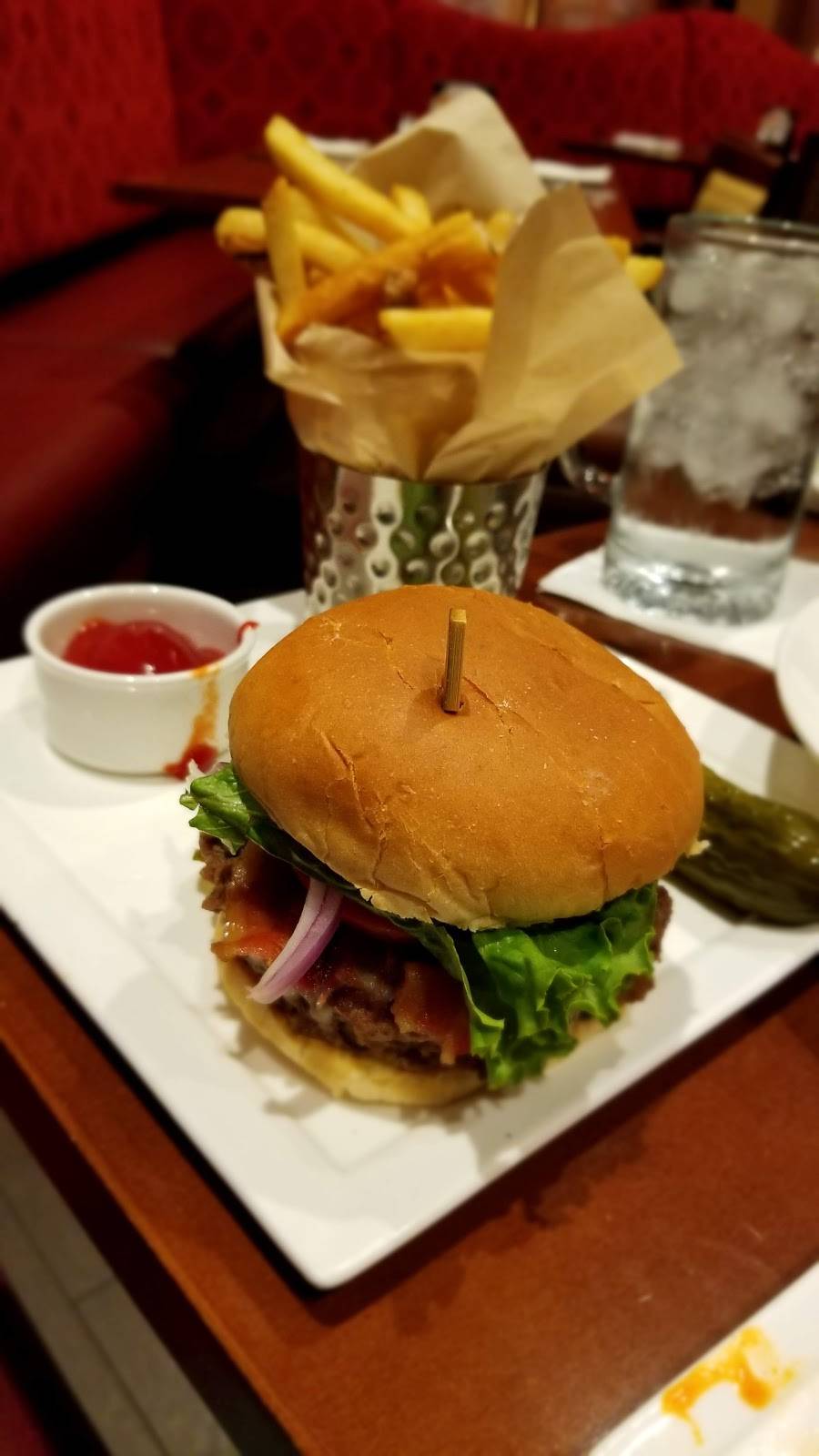 The Pub by Wegmans | restaurant | 100 Wegmans Way, Charlottesville, VA 22902, USA | 4345293265 OR +1 434-529-3265