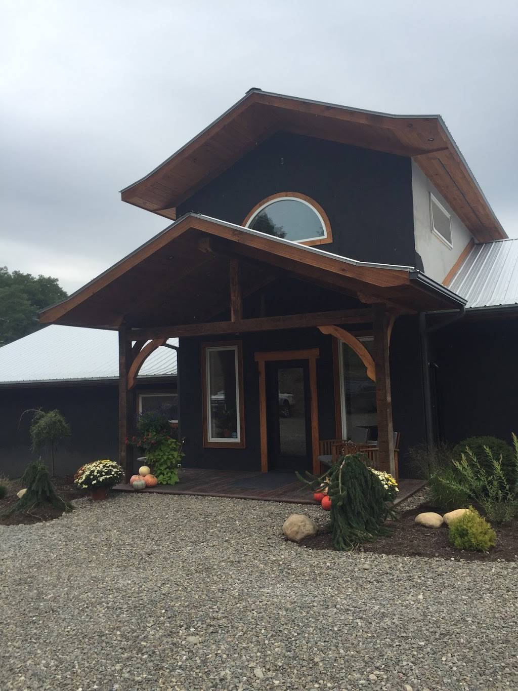 Hollerhorn Distilling | restaurant | 8443 Spirit Run, Naples, NY 14512, USA | 5855312448 OR +1 585-531-2448