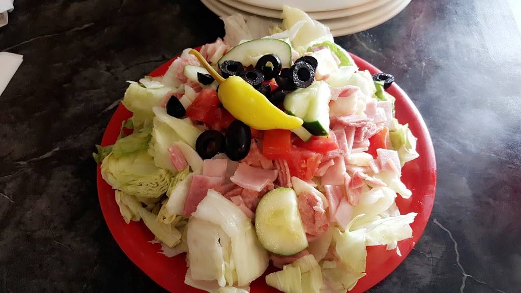 Floridinos Italian Kitchen | restaurant | 1919 8th St NW, Winter Haven, FL 33881, USA | 8632930077 OR +1 863-293-0077