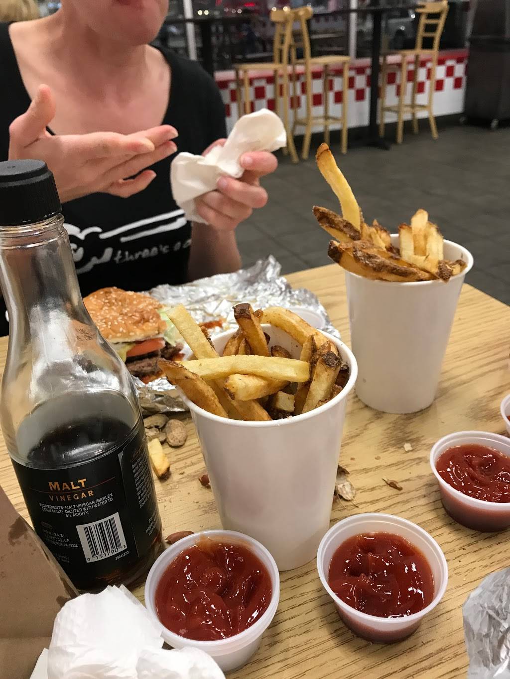 Five Guys | meal takeaway | 3561 28th St SE, Grand Rapids, MI 49512, USA | 6164643483 OR +1 616-464-3483