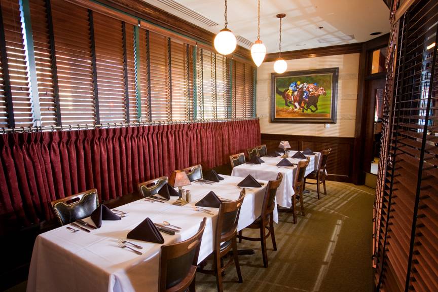 Harry & Izzys | restaurant | 153 Illinois St, Indianapolis, IN 46225, USA | 3176359594 OR +1 317-635-9594