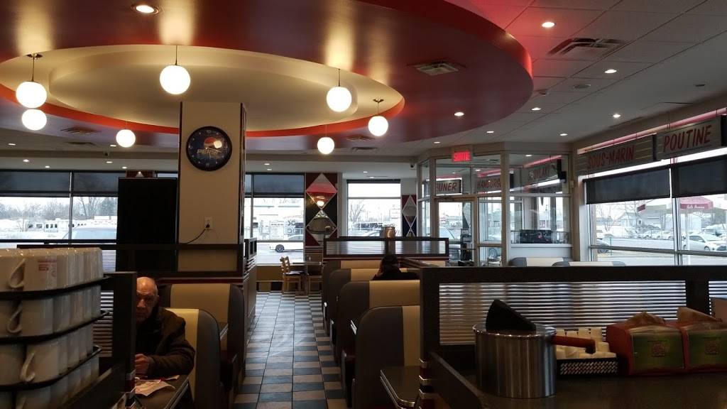 Pataterie La Belle Province | restaurant | 13595 Boulevard Curé-Labelle, Mirabel, QC J7J 1H1, Canada | 4504358460 OR +1 450-435-8460