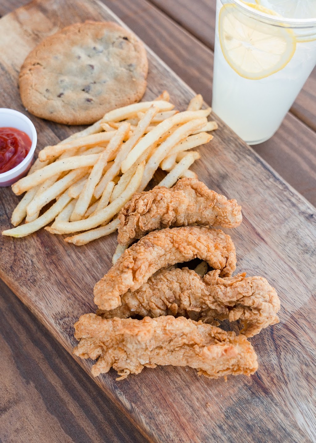 Eat Up Drive In | restaurant | 4001 E Indian School Rd, Phoenix, AZ 85018, USA | 6024414750 OR +1 602-441-4750