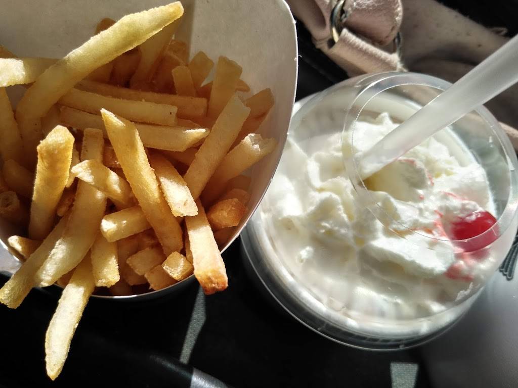 Steak n Shake | restaurant | 1134 W E Pearce Blvd, Wentzville, MO 63385, USA | 6366395253 OR +1 636-639-5253