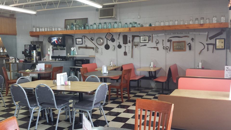 Central View Market & Grill | restaurant | 14435 Old Kentucky Rd, Walling, TN 38587, USA | 9317612900 OR +1 931-761-2900